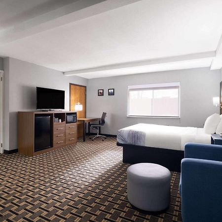 Americinn By Wyndham Woodstock Il Екстериор снимка