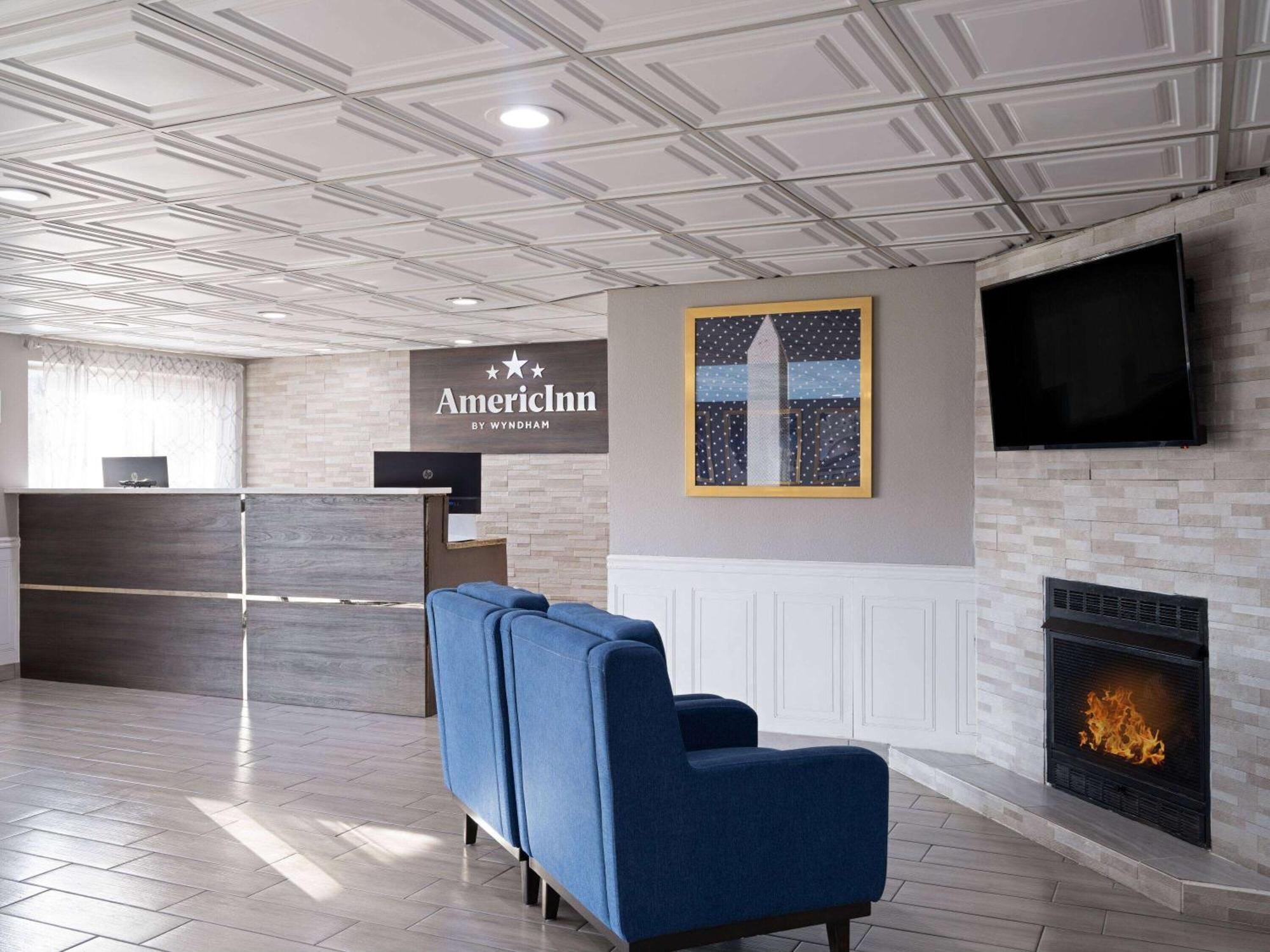 Americinn By Wyndham Woodstock Il Екстериор снимка